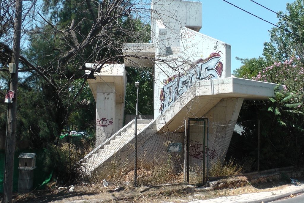 Από αναβολή σε αναβολή οι πεζογέφυρες στην Αττική